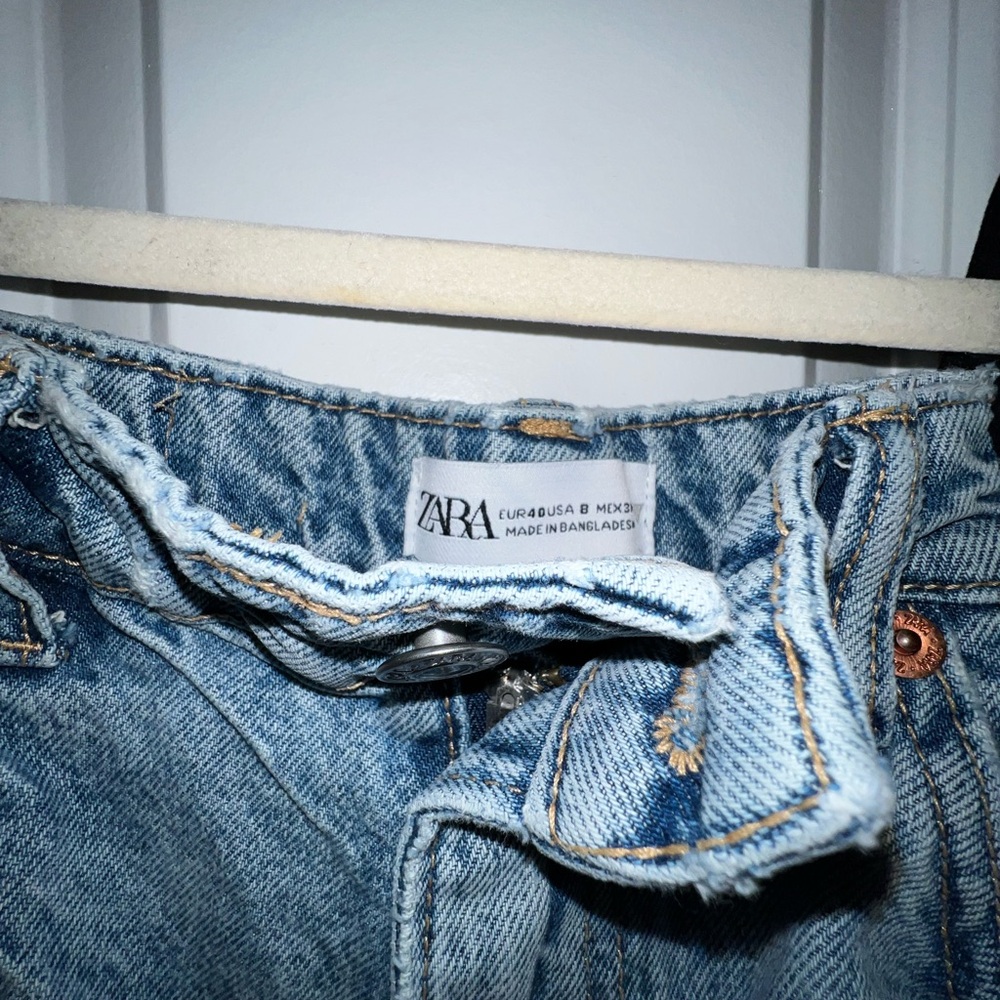 Zara Denim Blue Jean Shorts - Picture 3 of 4